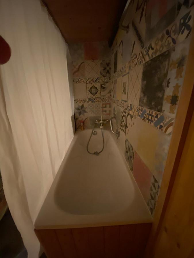 Bed and Breakfast Casa Vegana Trun Esterno foto