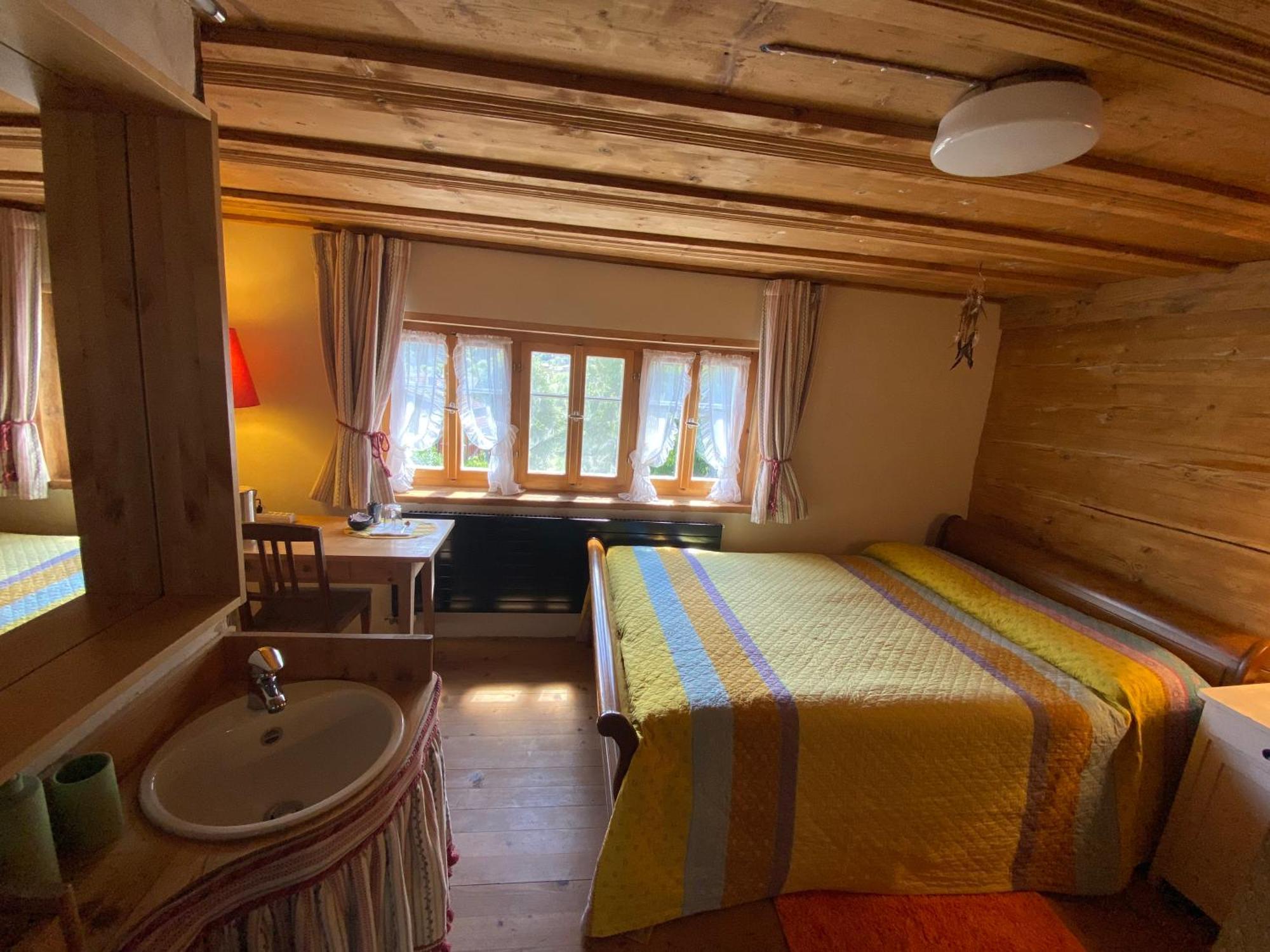 Bed and Breakfast Casa Vegana Trun Esterno foto