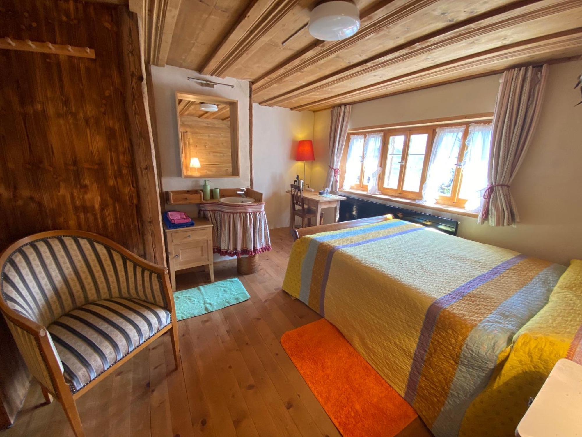 Bed and Breakfast Casa Vegana Trun Esterno foto