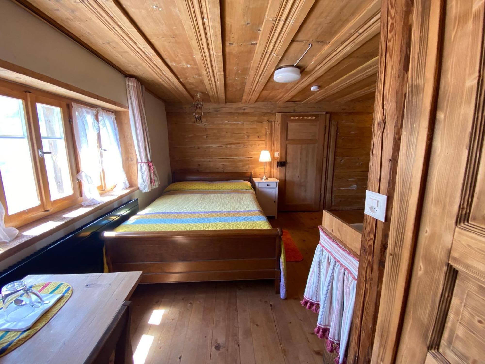 Bed and Breakfast Casa Vegana Trun Esterno foto