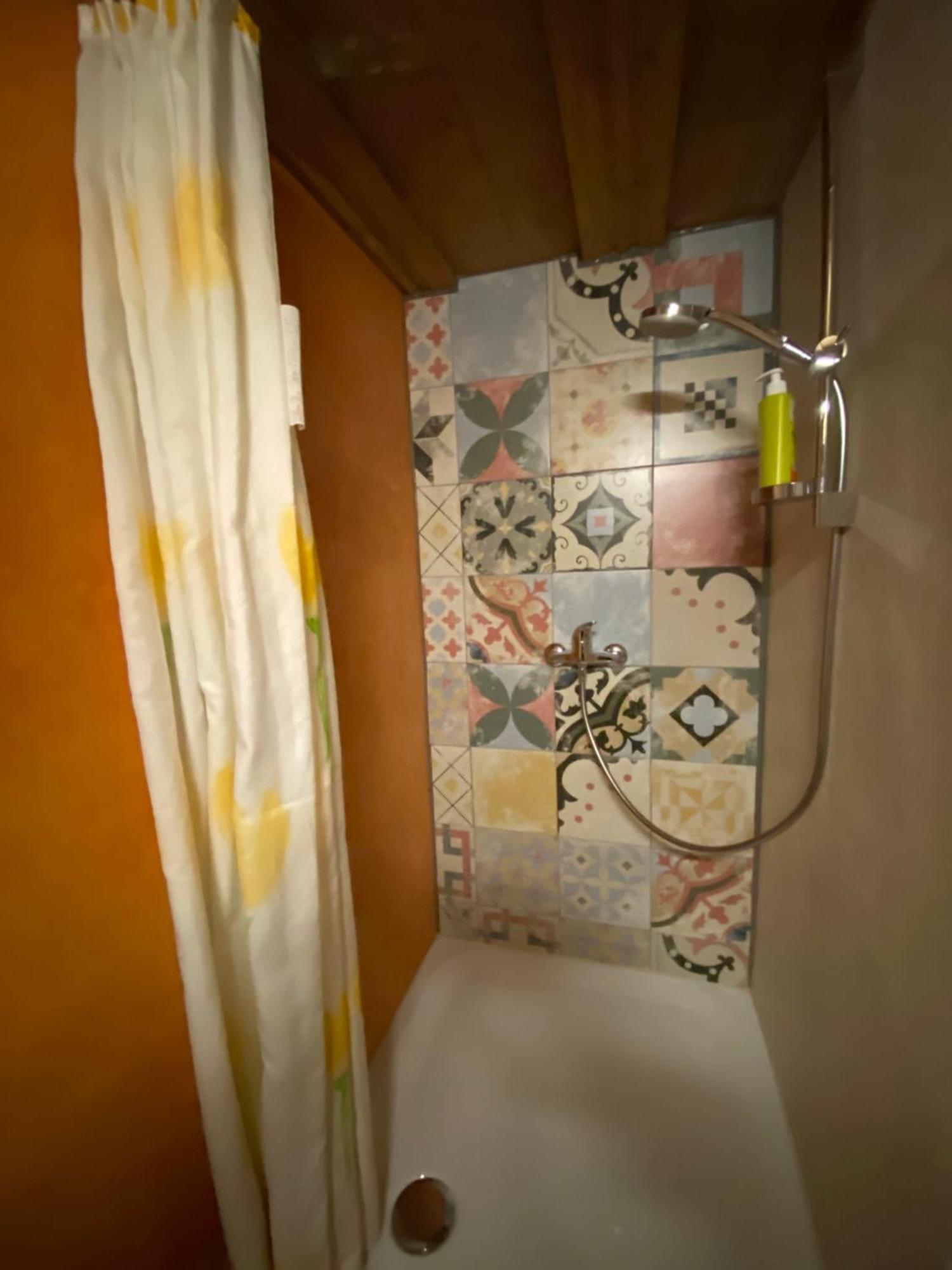 Bed and Breakfast Casa Vegana Trun Esterno foto